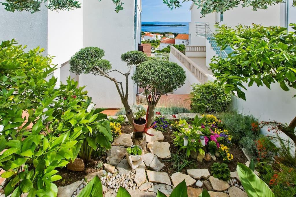 Apartman Tino With Two Sunny Terace Hvar Town Zewnętrze zdjęcie