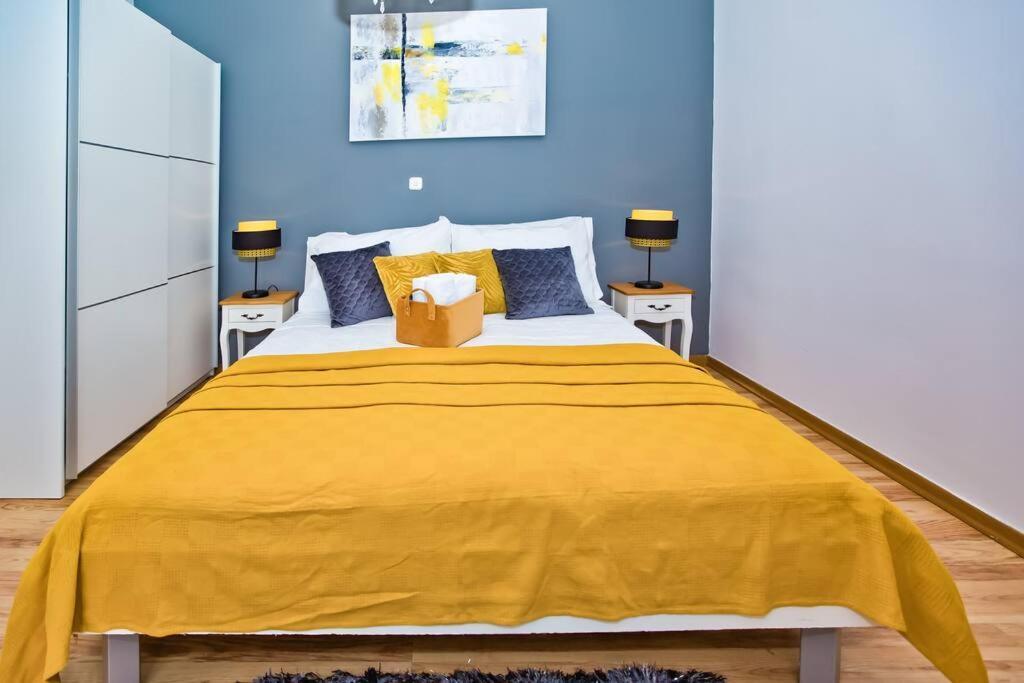 Apartman Tino With Two Sunny Terace Hvar Town Zewnętrze zdjęcie