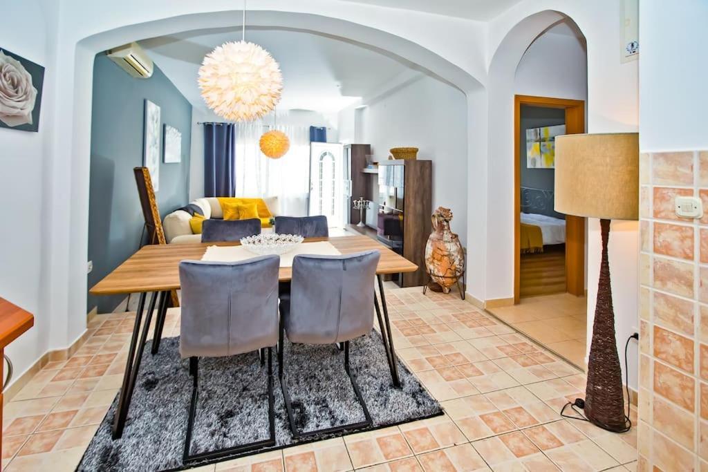 Apartman Tino With Two Sunny Terace Hvar Town Zewnętrze zdjęcie